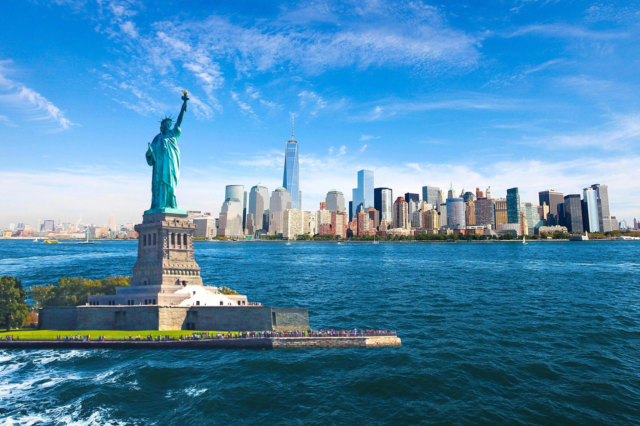 “Navigating the NYC Journey: Your Ultimate Guide from New York Penn Station to the Statue of Liberty”