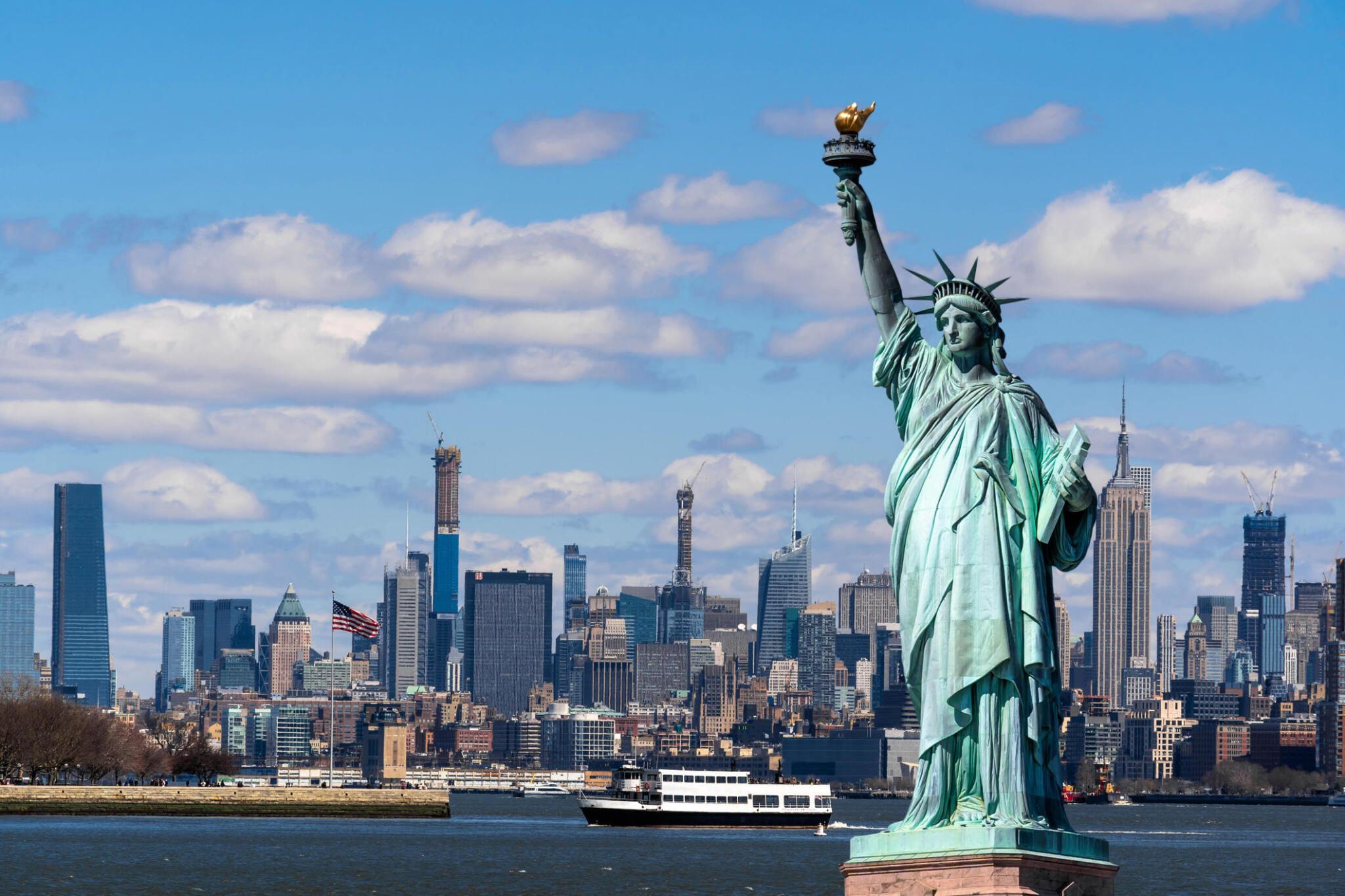 “Unveiling the Majestic: Discover the Best Views of the Statue of Liberty”