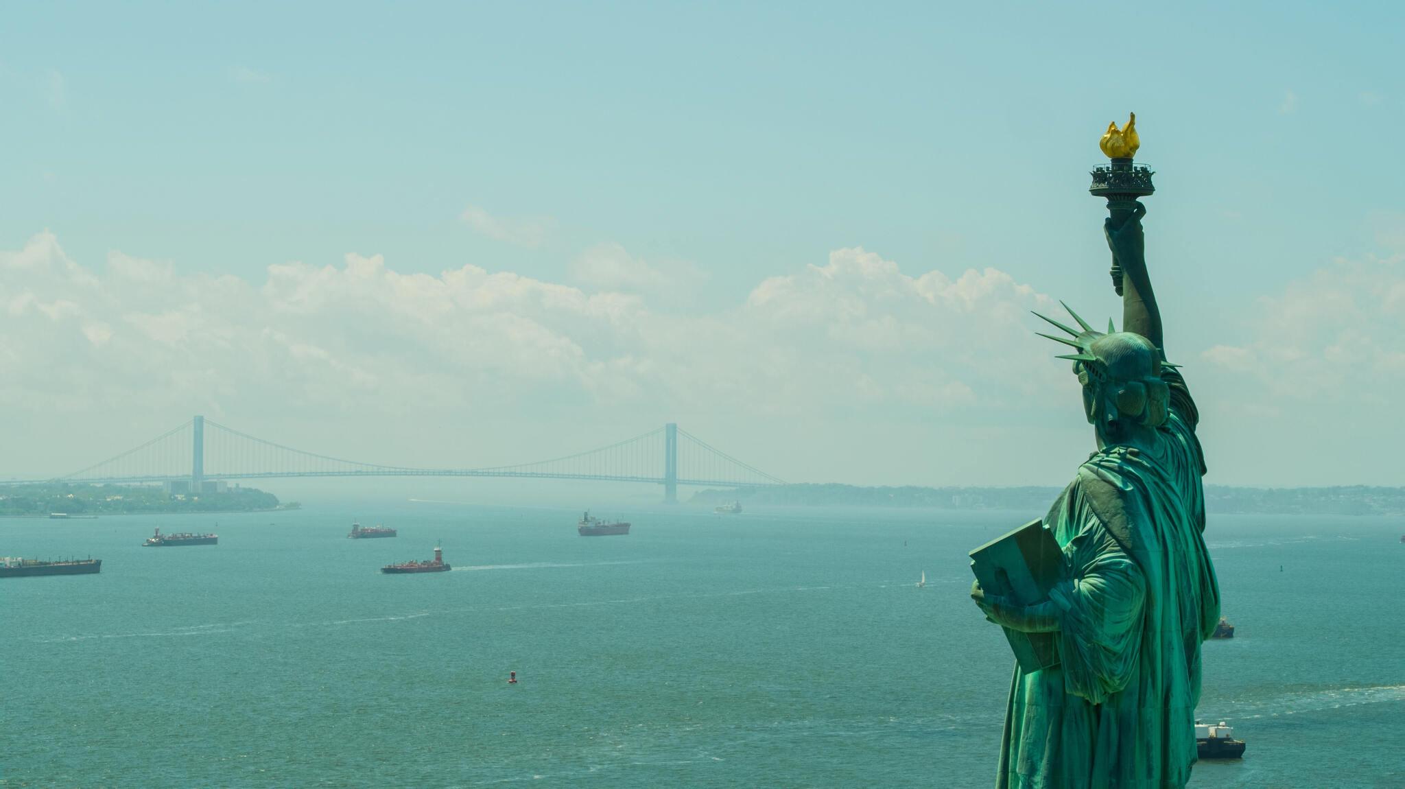 “Discovering the Perfect View: Which Bridge Offers the Best Sight of the Statue of Liberty?”